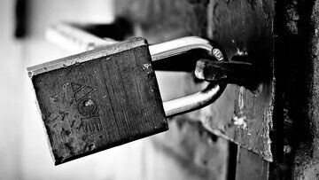 گروگانگیری در پوشش شرکت هرمی مبل‌سازی