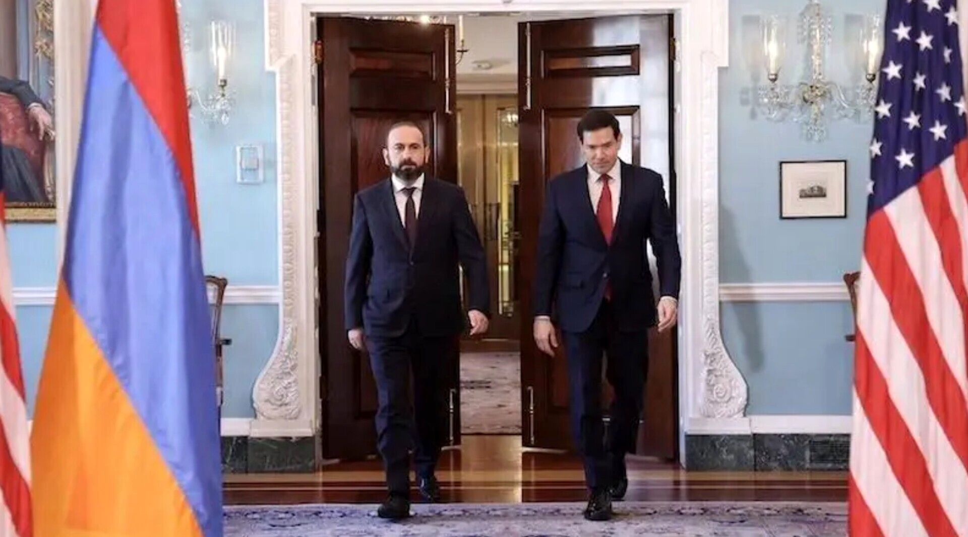 رویترز: آمریکا و ارمنستان در جریان سفر معاون ترامپ، توافق هسته‌ای امضا کردند