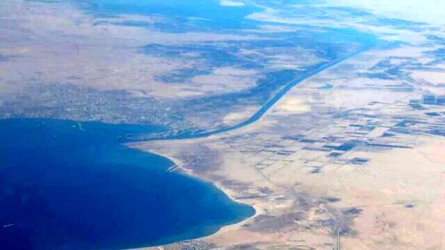 یک نفتکش در کانال سوئز به گل نشست