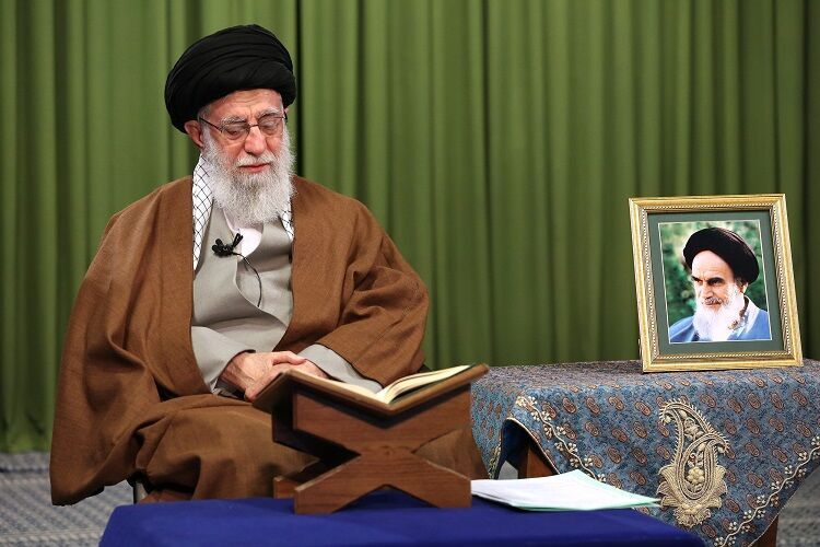 مخاطب اول در هر یک از عرصه‌های جهاد و دعوت به خیر، روحانیت است