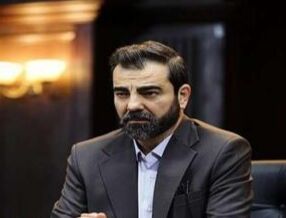 بهزاد خلج بازیگر نقش آقای قاضی در جشن تولد کودکان کار گل مینا / از قاب تلویزیون تا قلب مهربانی