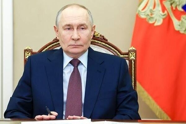 پوتین در دیدار با پزشکیان قول حمایت از ایران را داد