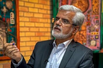 کنایه محمود صادقی به دخالت وزیر خارجه روسیه در رقابت‌های داخلی ایران