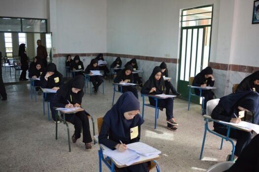سیستم آموزشی ایران از نسل جدید عقب مانده است؛ دانش‌آموزان امروز در دنیایی دیگر زندگی می‌کنند
