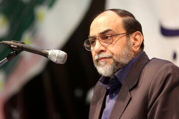 رحیم پور ازغدی: پسر نلسون ماندلا و پسر چگوارا در راهپیمایی اربعین امسال حضور داشتند!