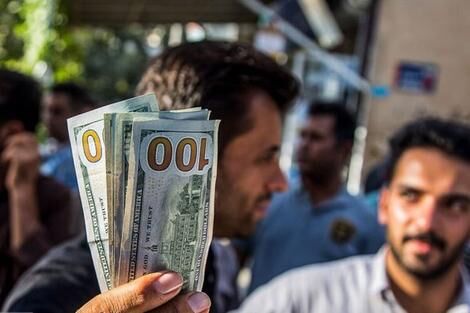 دلار به کانال ۵۶ هزار تومان بازمی‌گردد؟