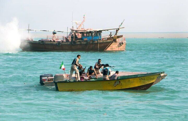 رهایی لنج‌های سرقتی از چنگال دزدان دریایی سومالی توسط ماموران چابهاری