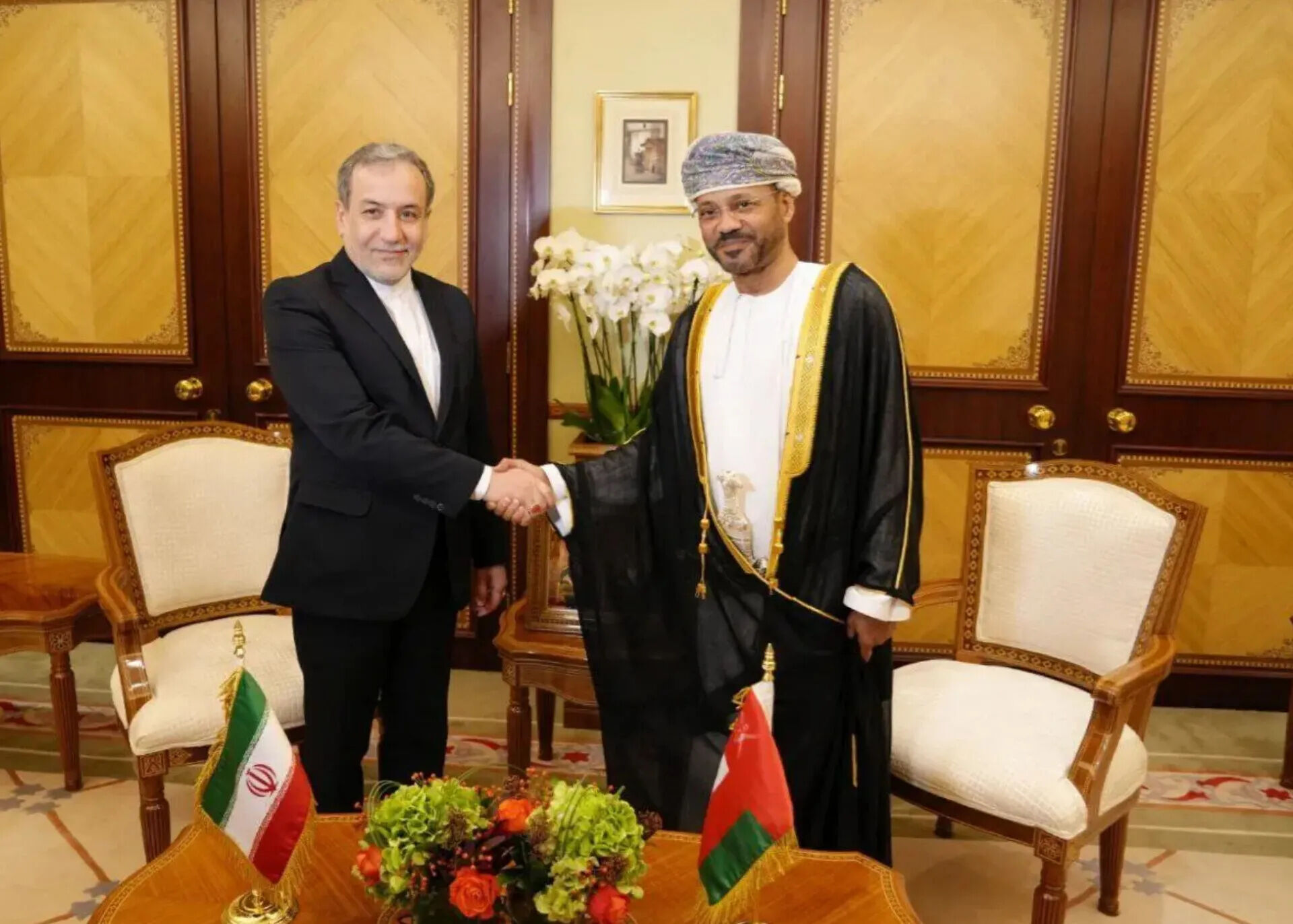 قطر: میانجی‌گران منتظر هستند که عمان و ایران به یک توافق دو جانبه درباره تنگه هرمز دست پیدا کنند و سپس به مذاکرات گسترده‌تر بازگردند/ در مذاکرات تهران و مسقط هیچ تحول جدیدی رخ نداده