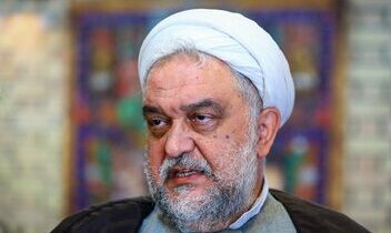 پیشنهاد یک اصولگرا به پزشکیان: با هماهنگی با رهبری بودجه صداوسیما را کاهش دهید