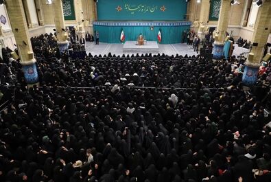 دیدار رهبری با بانوان