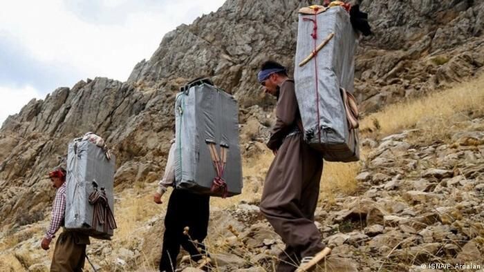 کولبرها را قاچاقچی نمی‌دانیم