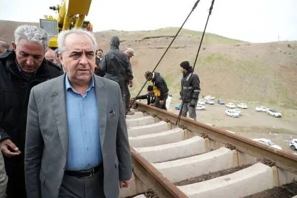 عملیات بازسازی پل راه آهن میانه امشب تمام می‌شود