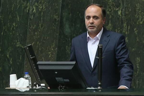 رفاقت مجلسی‌ها با دولت دلیل استیضاح نشدن وزرا است
