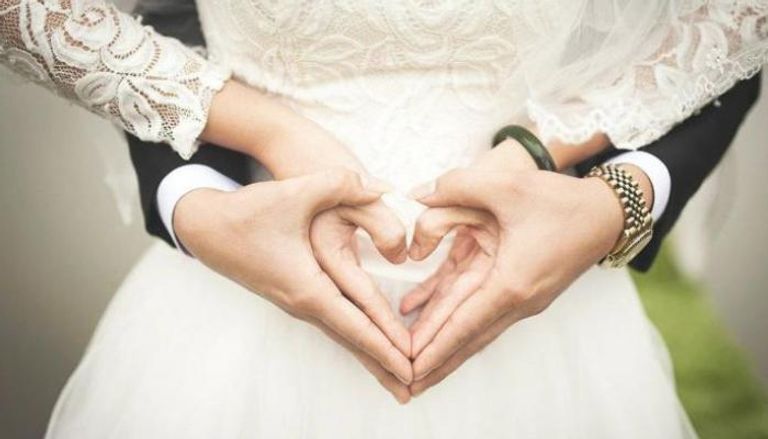 در حادثه‌ای عجیب به جای پسر، پدر پای سفره عقد نشست!