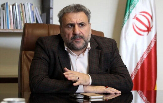 مسئولان شعار سال را به هم تبریک گفته و آن را اجرا نمی‌کنند
