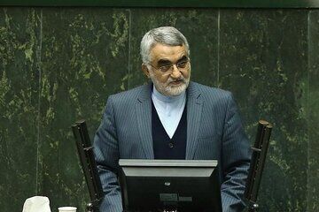 بروجردی، عضو کمیسیون امنیت ملی: آزادسازی ۱۲ میلیارد دلار، شرط ابتدایی ایران در مذاکره است/ هیچ‌گونه مذاکره‌ای در خصوص مسائل هسته‌ای با دشمن نداریم