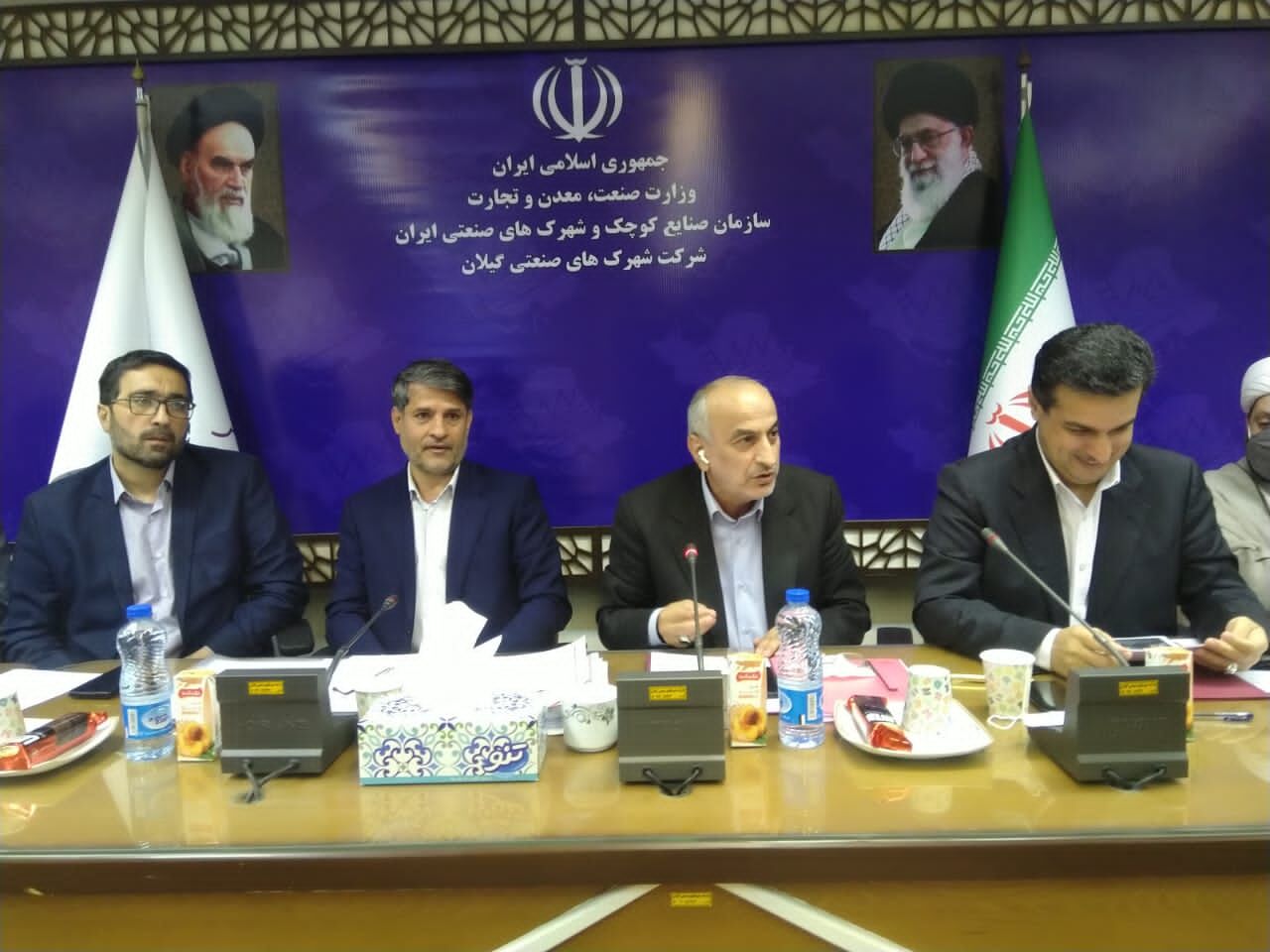 برای گره‌گشایی بخش تولید نیازمند عزم جدی بانک ها هستیم