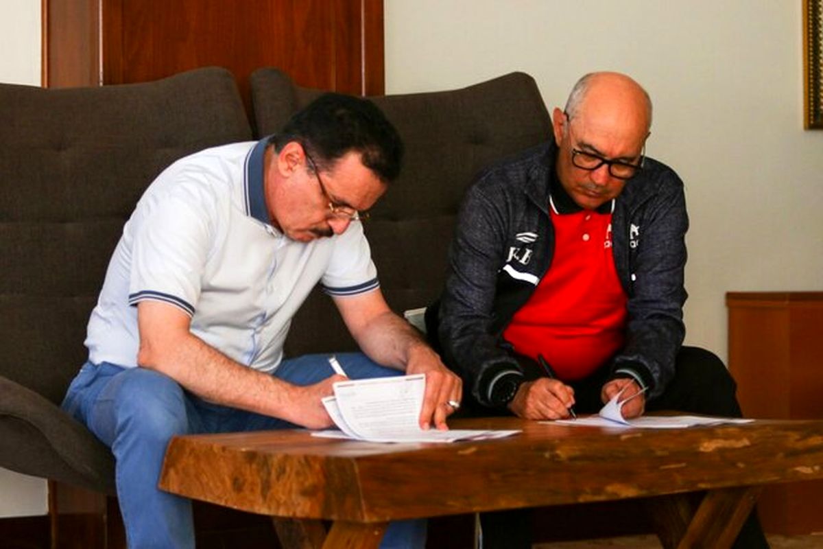 بردیف با زنوزی اختلاف دارد؟