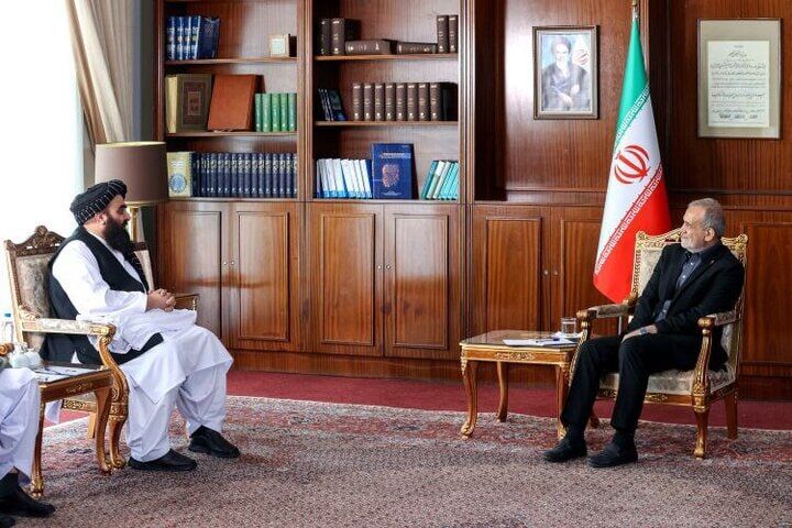 پزشکیان: کمک به افغانستان را بر پایه اصول اعتقادی وظیفه خود می‌دانیم