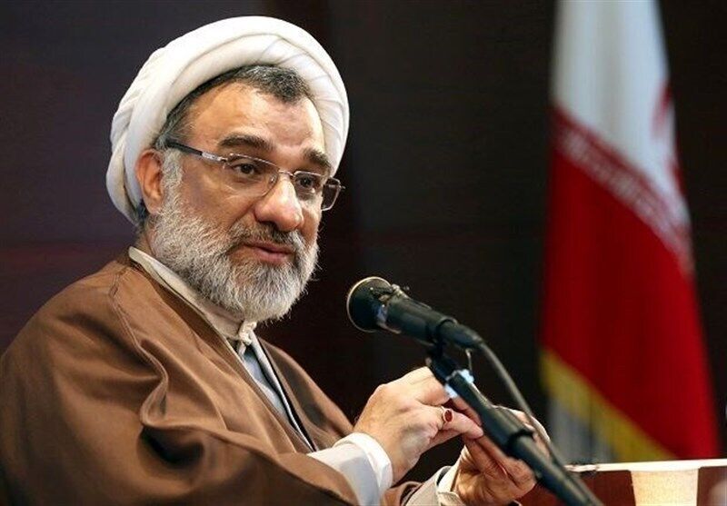 خسروپناه: طبق تحقیقات، اکثریت بانوان با برهنگی مخالف هستند و با حجاب موافق‌اند؛ برخی ممکن است خواستار کاهش الزام‌ها باشند یا معتقد باشند نهاد‌های امنیتی نباید ورود کنند