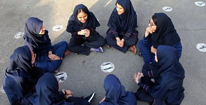 ماسک می‌زنم تا خانم ناظم گیر نده!