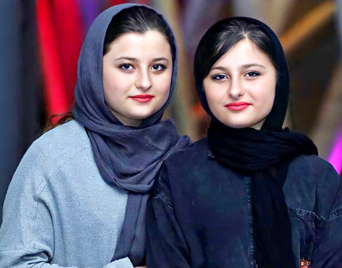 پیام پر مهر یکی از عوامل مهم سریال پایتخت برای سارا و نیکا فرقانی + عکس