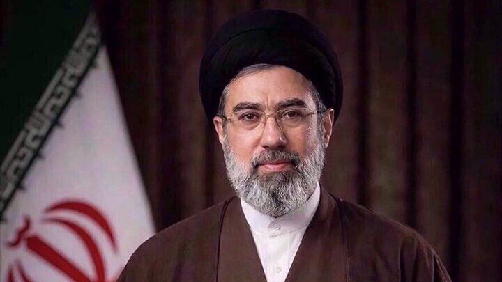 پیام جدید رهبر انقلاب در پی تشییع رهبری شهید: عهد می‌بندیم که انتقام خون پاک شما را از قاتلین جنایتکار و بی‌آبرو بگیریم؛ این انتقام، خواست ملّت ما است و به‌طور حتمی باید صورت بگیرد/ جنایتکاران آرزوی مرگی آرام و در بستر را با خود به گور خواهند برد