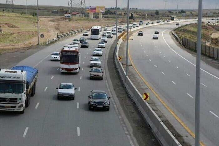 ترافیک خودرویی در کندوان و هراز سنگین است