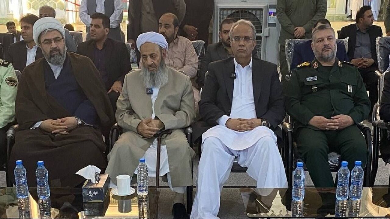 قدردانی فرمانده فراجای سیستان و بلوچستان از مولوی عبدالحمید
