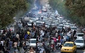 نسل جدید از اصلاحات و اصلاح‌طلبی  عبور کرده/ خاتمی هم به تلویزیون بیاید برای کسی مهم نیست