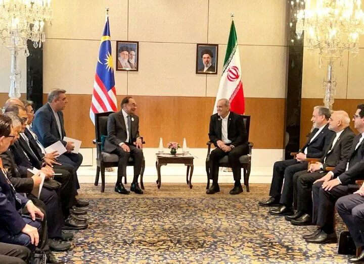 پزشکیان: به دنبال ادامه جنگ نیستیم؛ صلح را اولویت می‌دانیم و می‌خواهیم تحریم‌ها لغو شوند/ امنیت منطقه تنها به دست بازیگران اصلی آن محقق خواهد؛ نیاز به ژاندارم منطقه نداریم