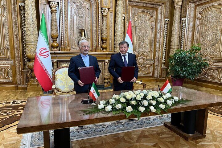 وزیر کشور با همتای تاجیکستانی خود تفاهمنامه امنیتی امضا کرد