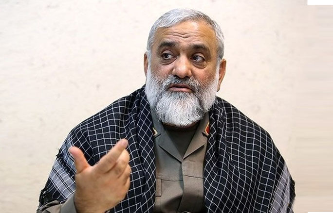 تصاویری از سردار نقدی با پوشش غیرنظامی در جلسه اربعین