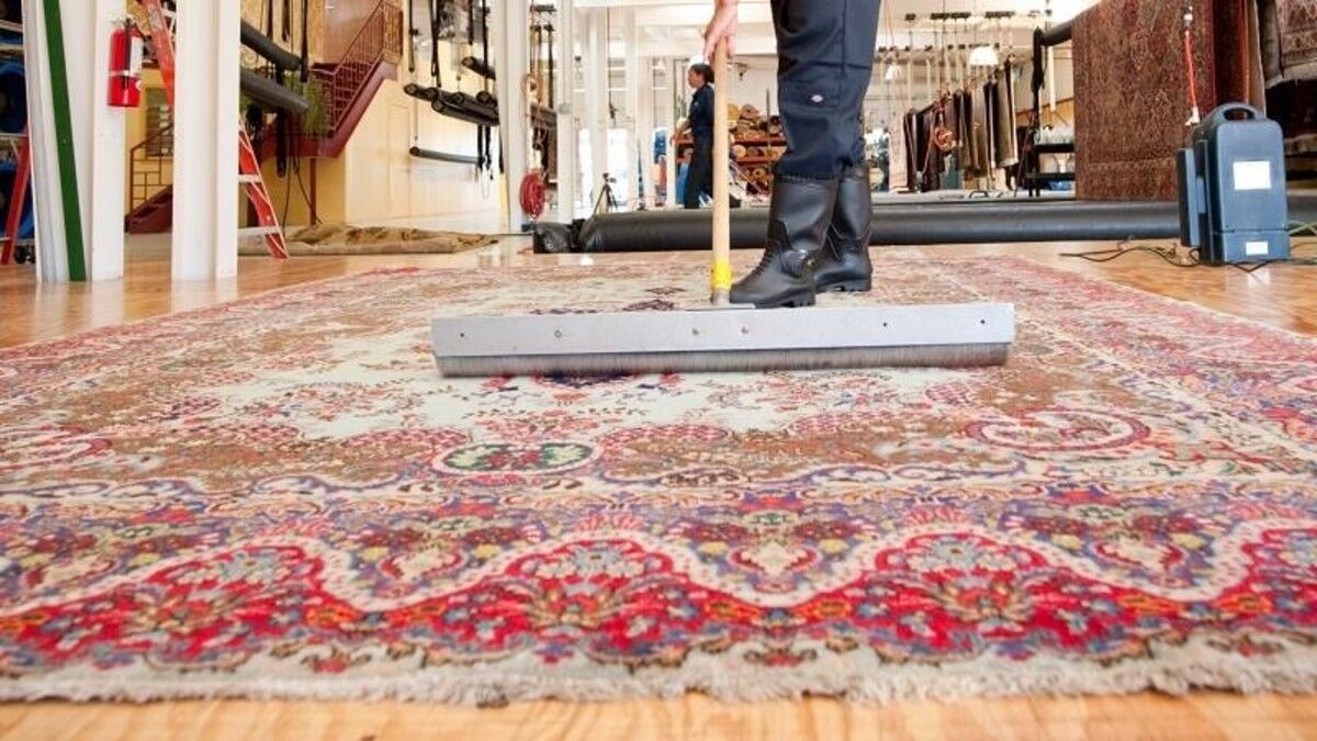 برای شستن فرش‌ها و مبل‌ها برای خانه‌تکانی امسال چقدر باید سر کیسه را شل کرد؟