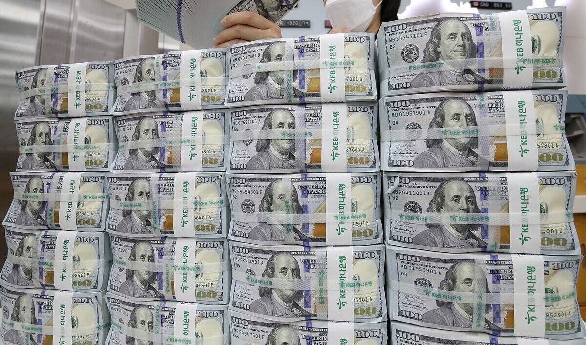 یک منبع آگاه: صرف شدن پول‌های بلوکه شده برای خرید غلات واقعیت ندارد