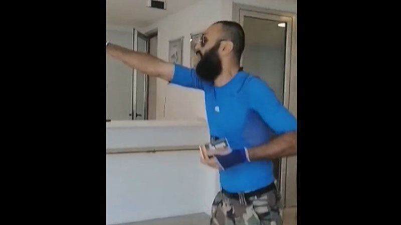 ببینید| روش عجیب پس گرفتن سپرده بانکی در لبنان