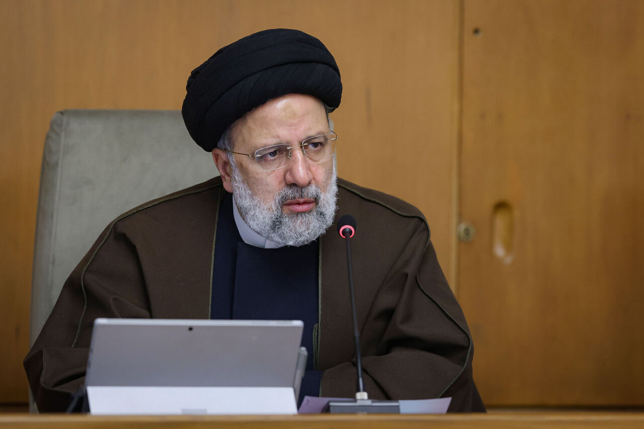 با وجود فضاسازی‌ها جشنواره فجر باشکوه برگزار شد/ حجاب یک قانون است و قانون یک مفهوم مشترک اجتماعی
