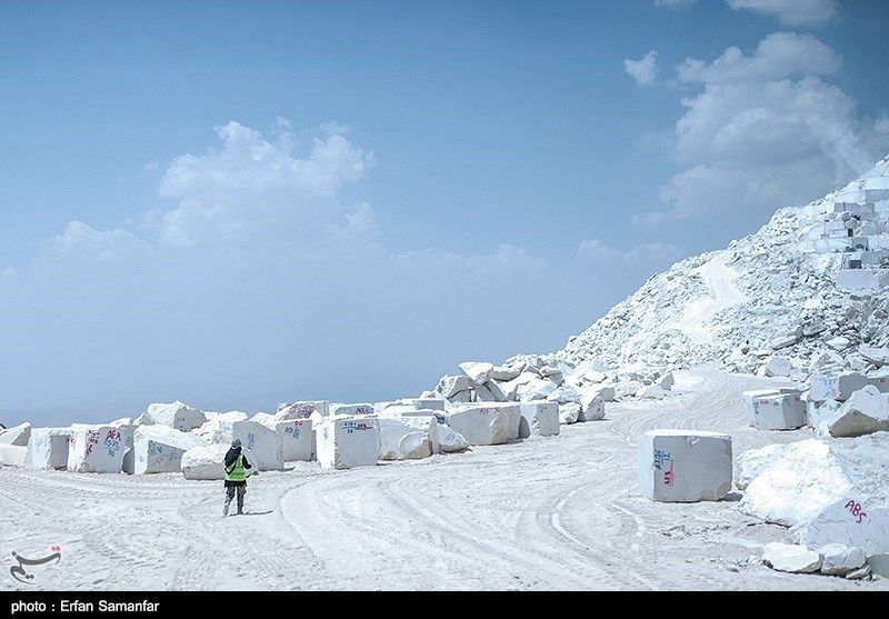 کارگران سفیدروی معدن سنگ