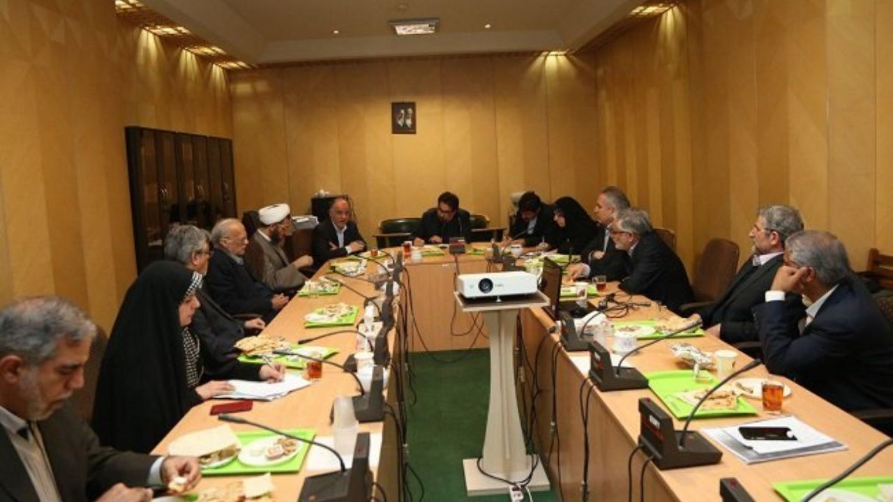 از بررسی بازداشت جمعی از فعالان محیط‌زیست تا وضعیت دریاچه ارومیه