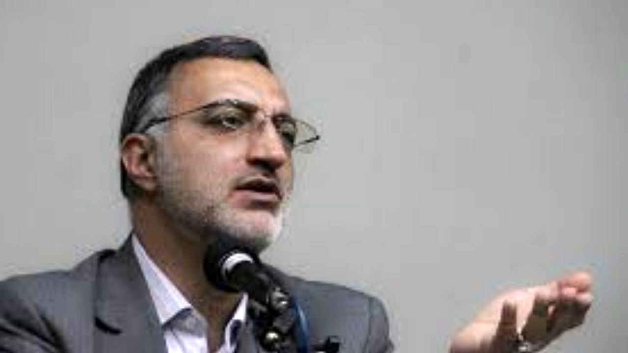 اصلاحات و اعتدال مقابل مکتب امام هستند/ دولت موسوی جنگ را در راس امور نمی‌دانست