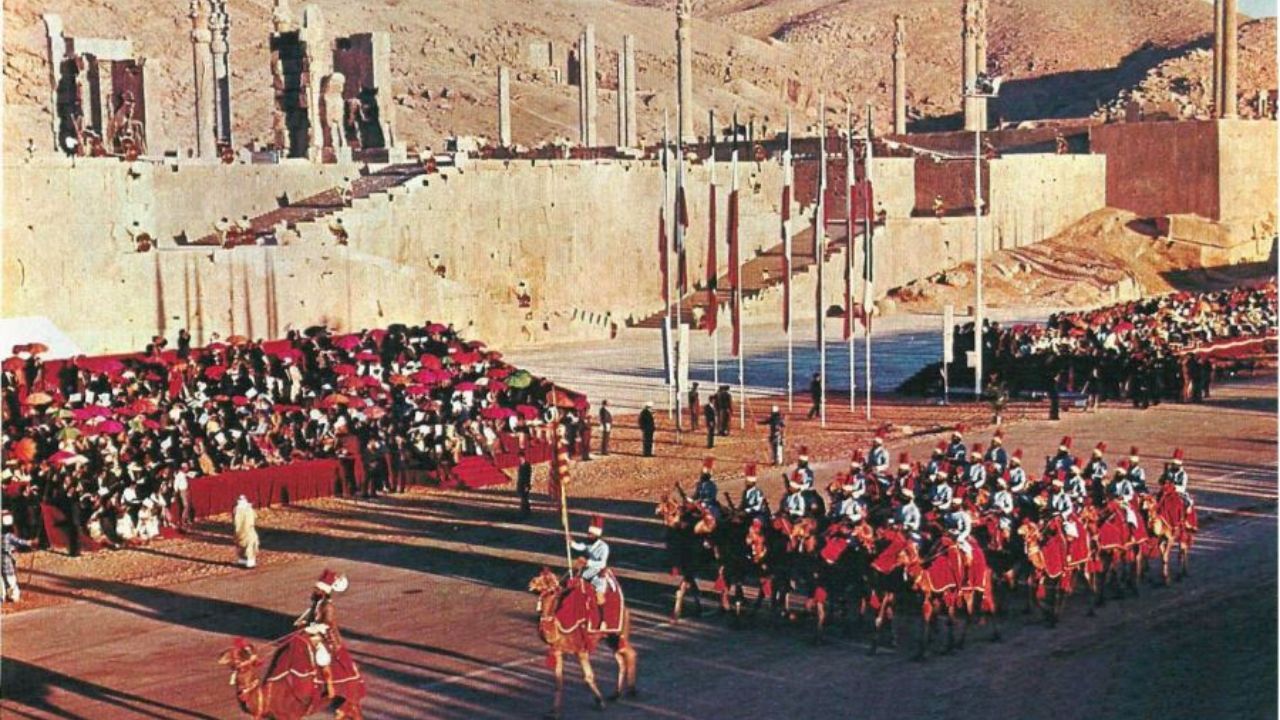 جشن‌های 2500 ساله شاهنشاهی برای اولین‌بار برگزار شد+عکس
