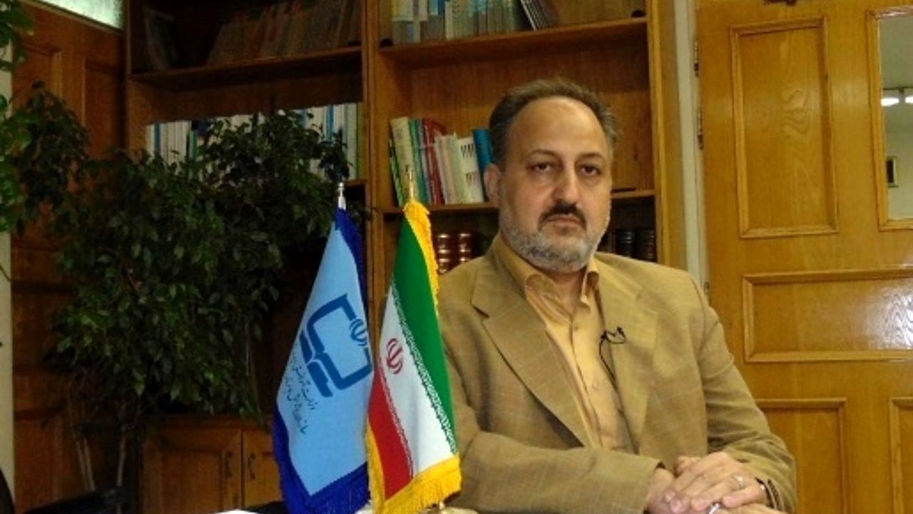 الکترونیکی کردن کتب درسی به دلیل کمبود کاغذ/ کاغذهای مانده در گمرگ در انتظار تمدید ثبت سفارش بانک مرکزی