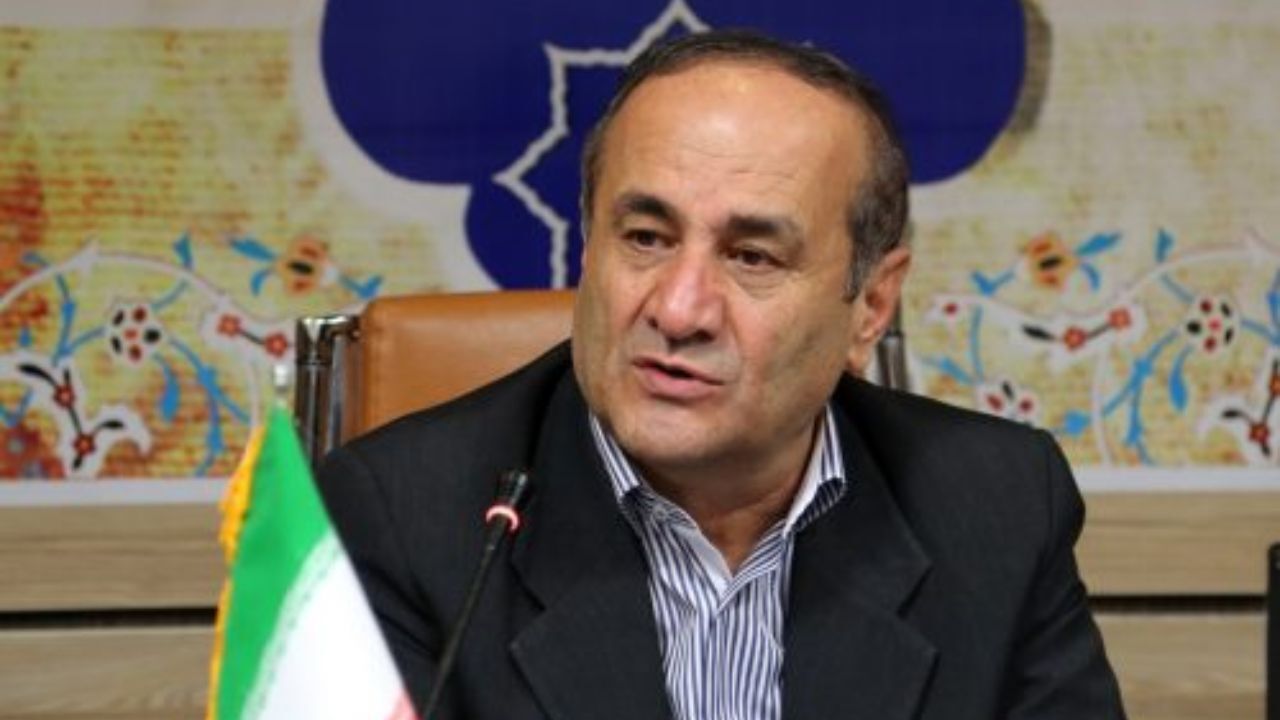 ریزگرد‌ها در مرز مهران بسیار زیاد است/ پارکینگ‌های مرزی مهران کاملا پر شده/تعادل در مسیر رفت و بازگشت زوار از مرز مهران