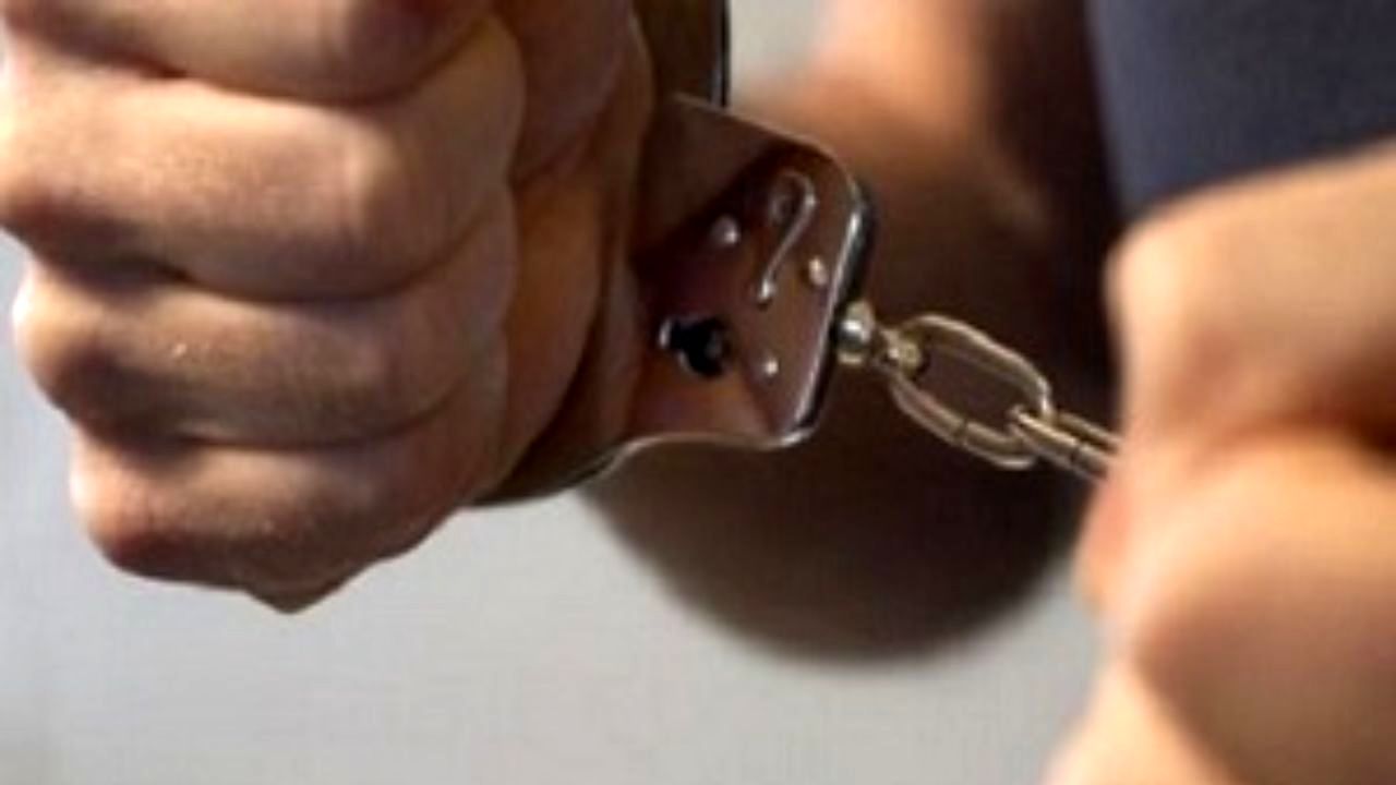 بازداشت فرماندار سابق چابهار به جرم اخذ رشوه