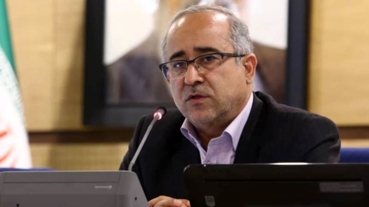 شهردار به دنبال مدارک معافیت از قانون منع به‌کارگیری بازنشستگان