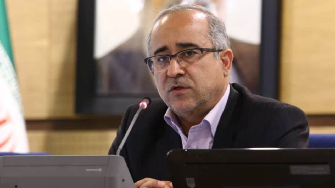 شهردار به دنبال مدارک معافیت از قانون منع به‌کارگیری بازنشستگان