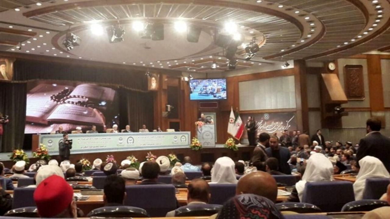 حضور حسن روحانی و علی لاریجانی در گردهمایی نخبگان جهان اسلام