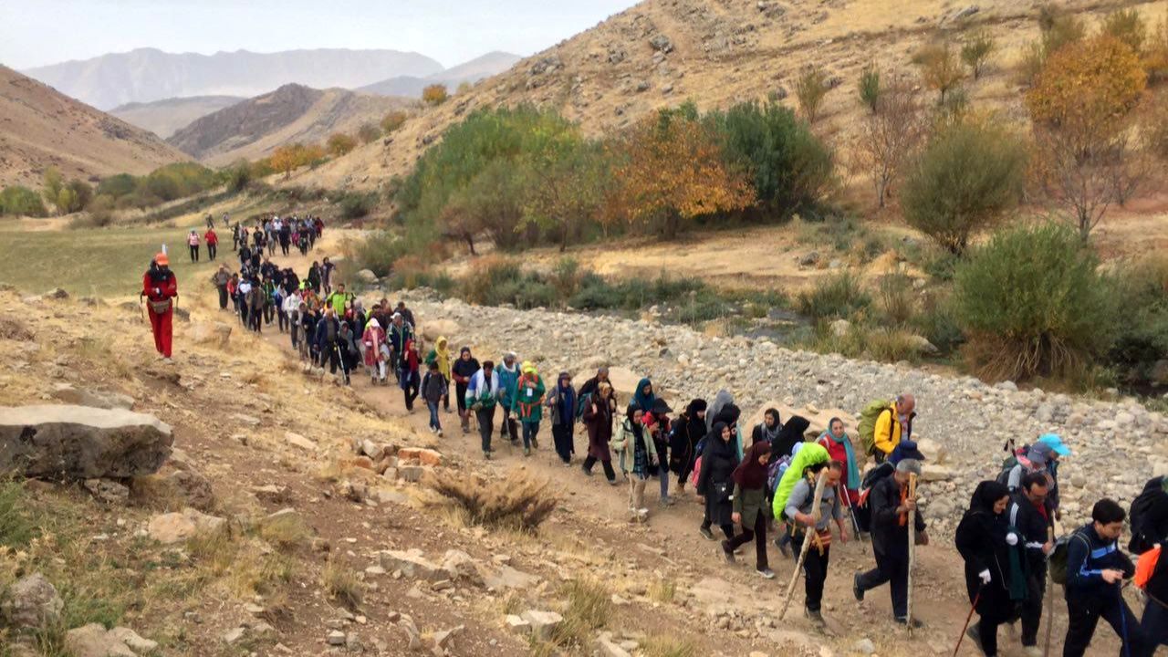 زنان باید از بخشنامه هیات کوهنوردی خراسان رضوی خوشحال باشند/ قانون جدیدی وضع نکرده‌ایم/ آستان قدس و امام جمعه مشهد توصیه‌ای در این زمینه به ما نکردند