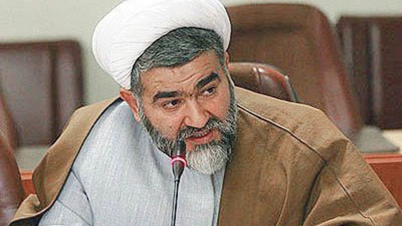 برخی تریبون‌داران غیرمسئولانه صحبت می‌کنند