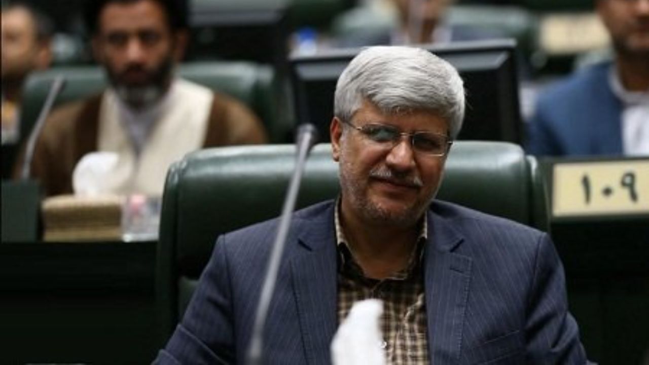 برخی افرادی را اجیر کرده‌اند علیه مسئولان مطلب منتشر کنند